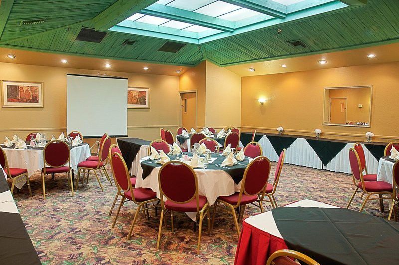 City Center, An Ascend Collection Member Hotel 2*